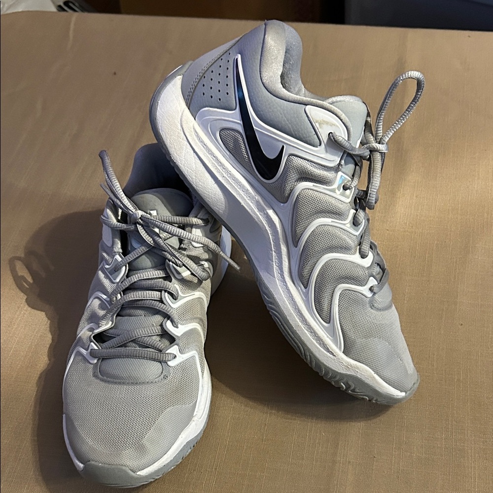 EUC Nike Silver and White Running Shoes